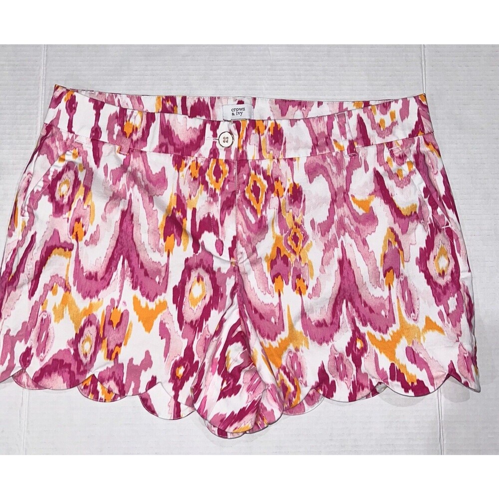 Crown & Ivy  Shelby Scallop Hem Shorts  Size 14